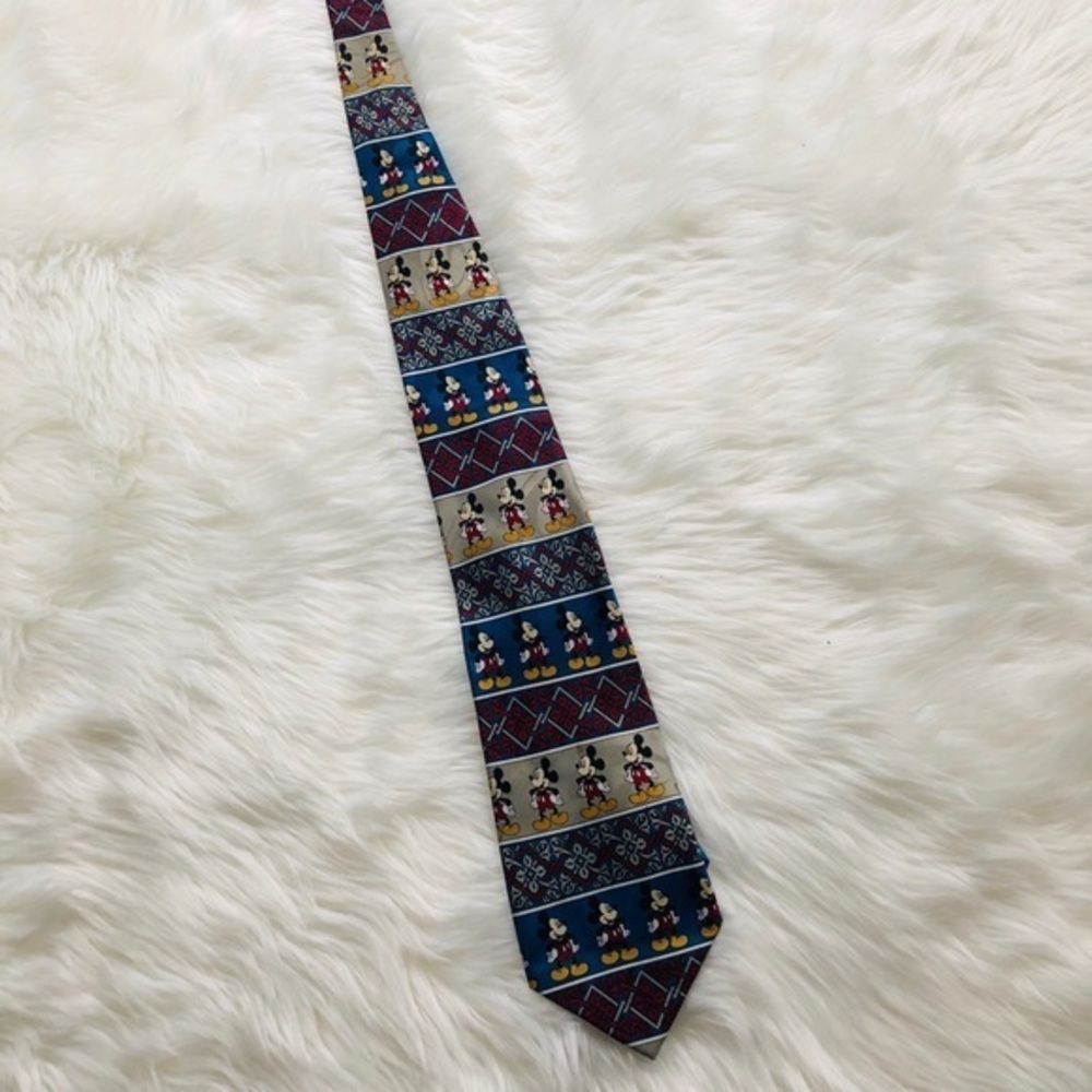 Disney Mickey Mouse men’s neck tie
